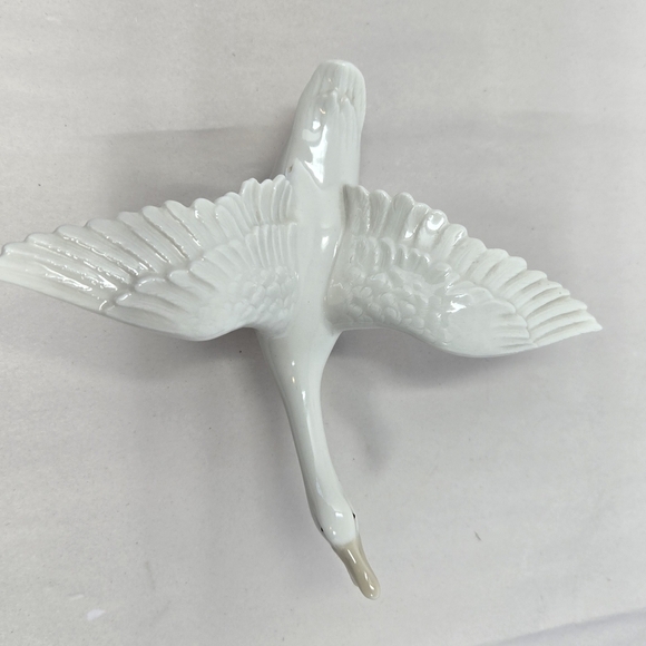 Llardo Porcelain Goose-Duck Taking Flight Glazed White Open Beek Decorative - Picture 8 of 11